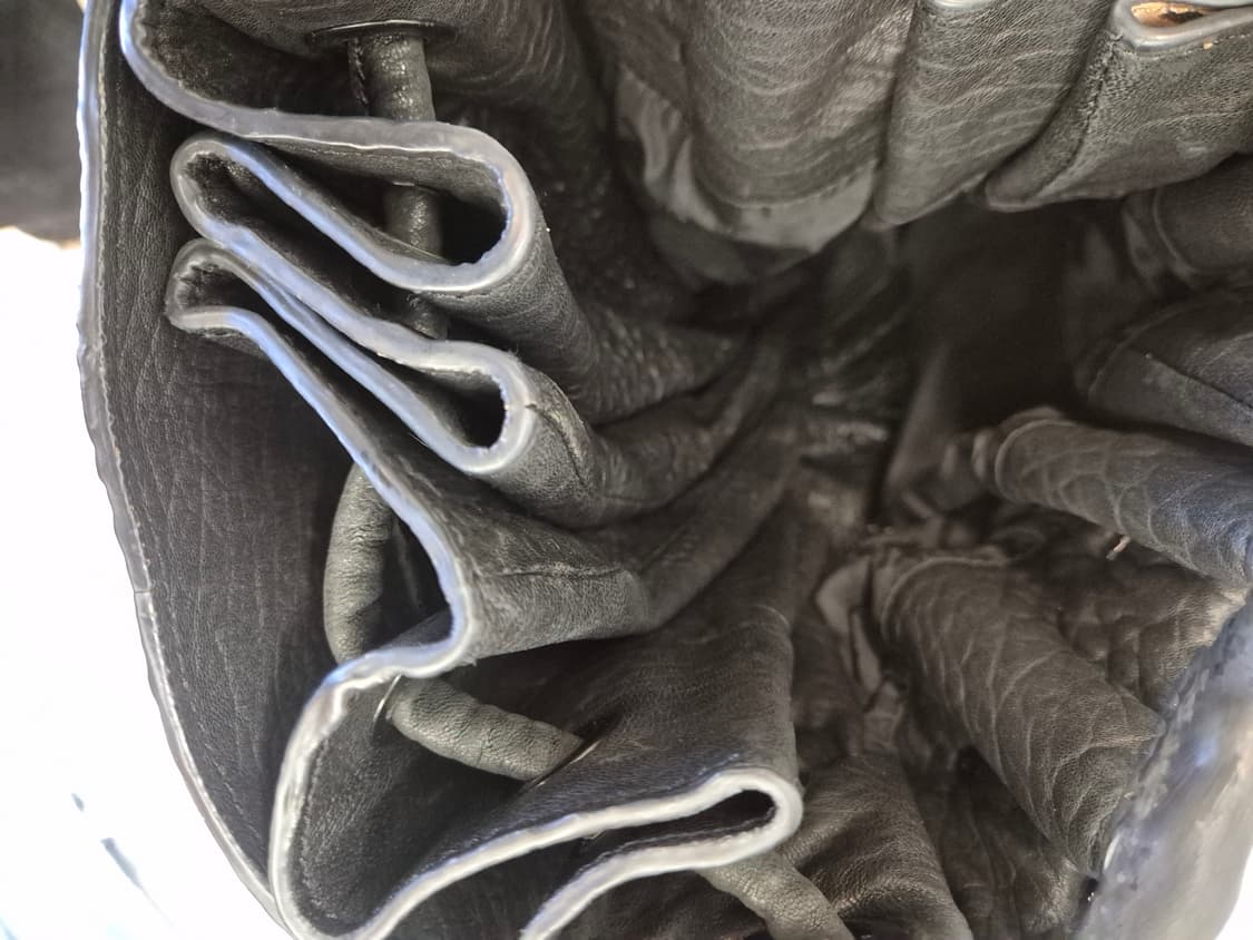 알렉산더 왕의 개성 넘치는 레오파드 패턴 버킷백 상품이미지4