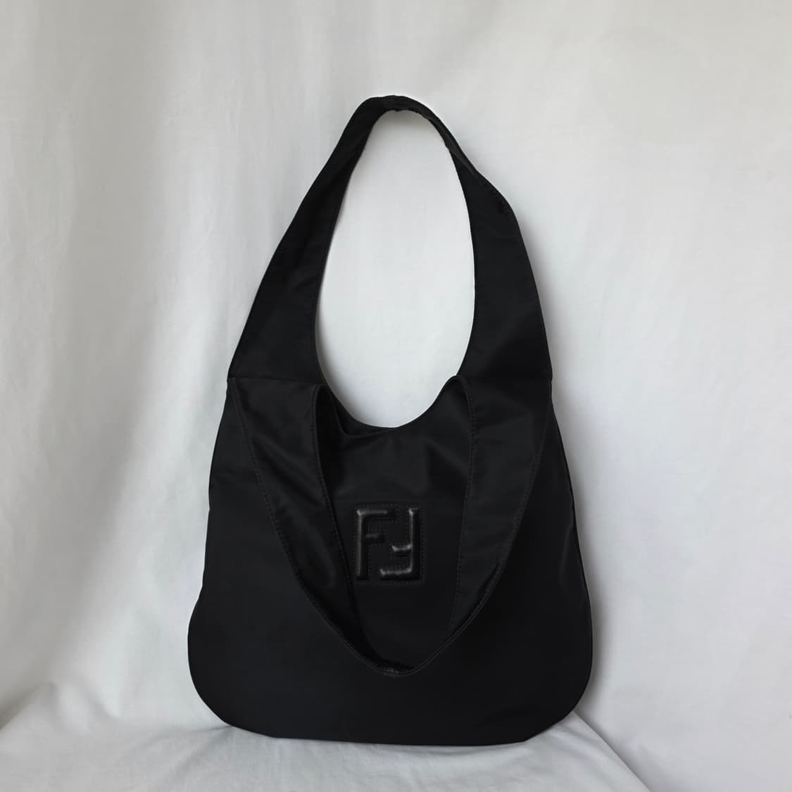 [정품 FENDI] 펜디 FF로고 나일론 여성 숄더백 호보백 상품이미지1