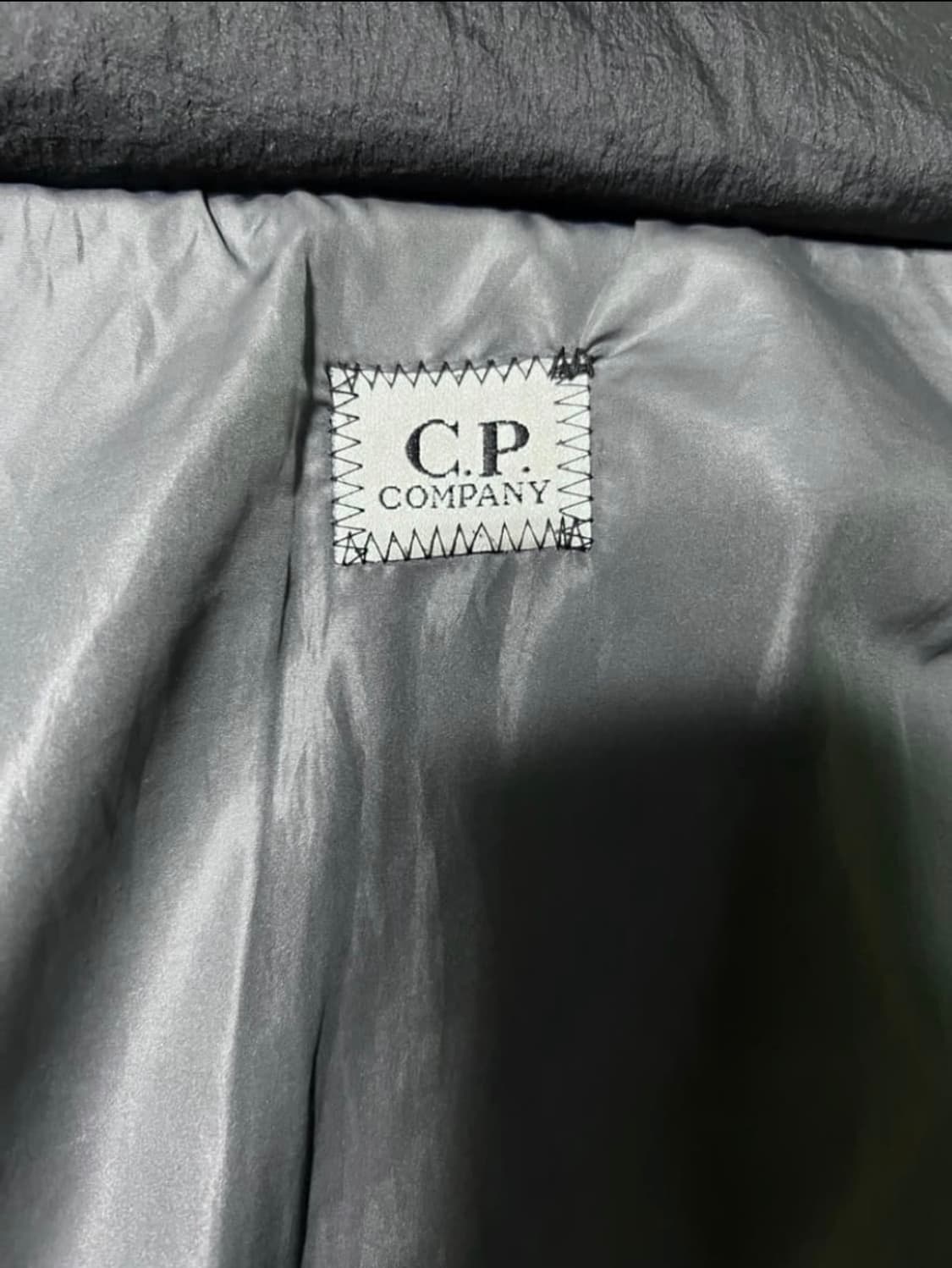 CP컴퍼니 남성 고글 패딩 블랙 상품이미지5