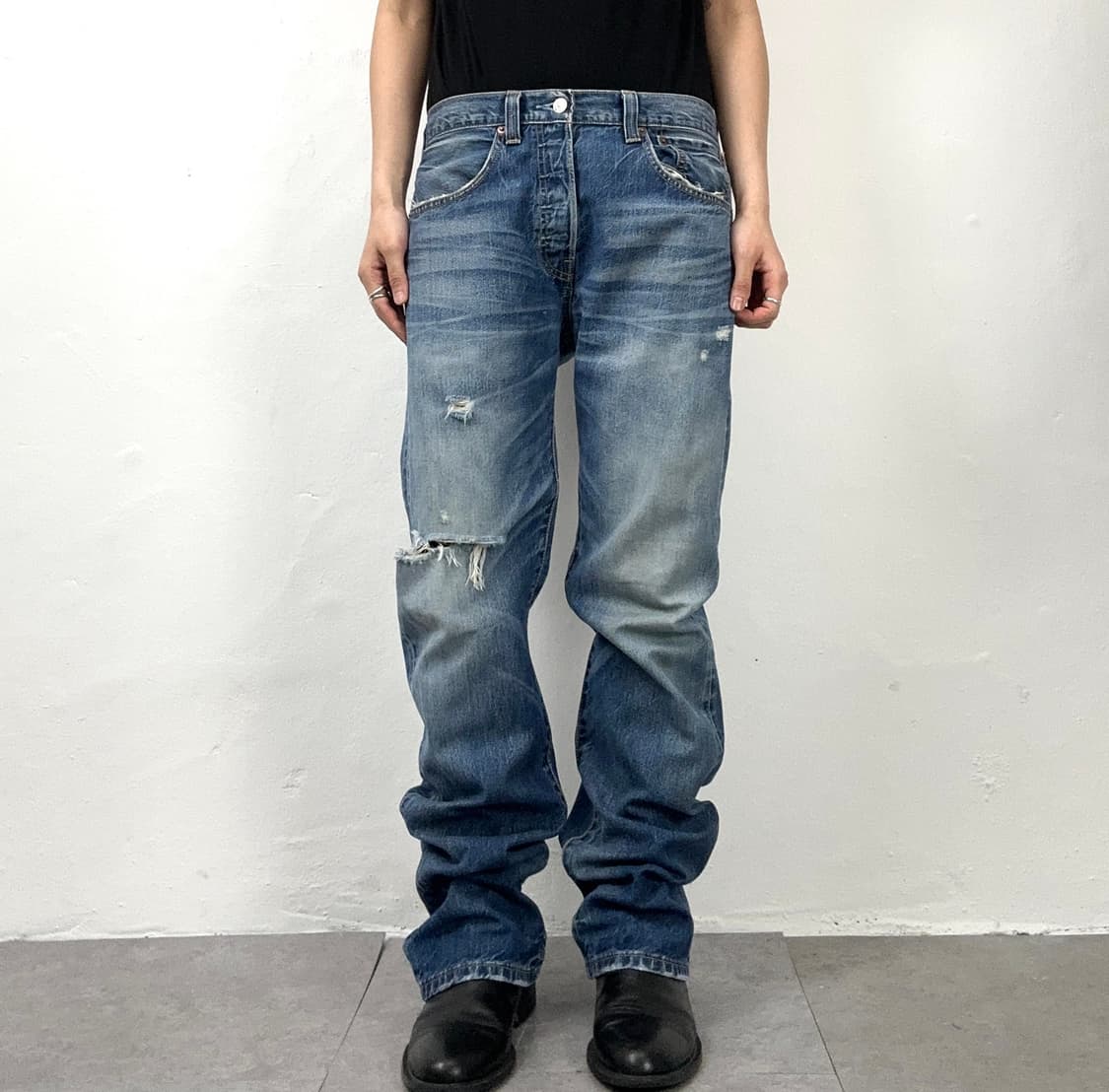 Levi’s 2000s 501 Button Fly Broken Denim 상품이미지2