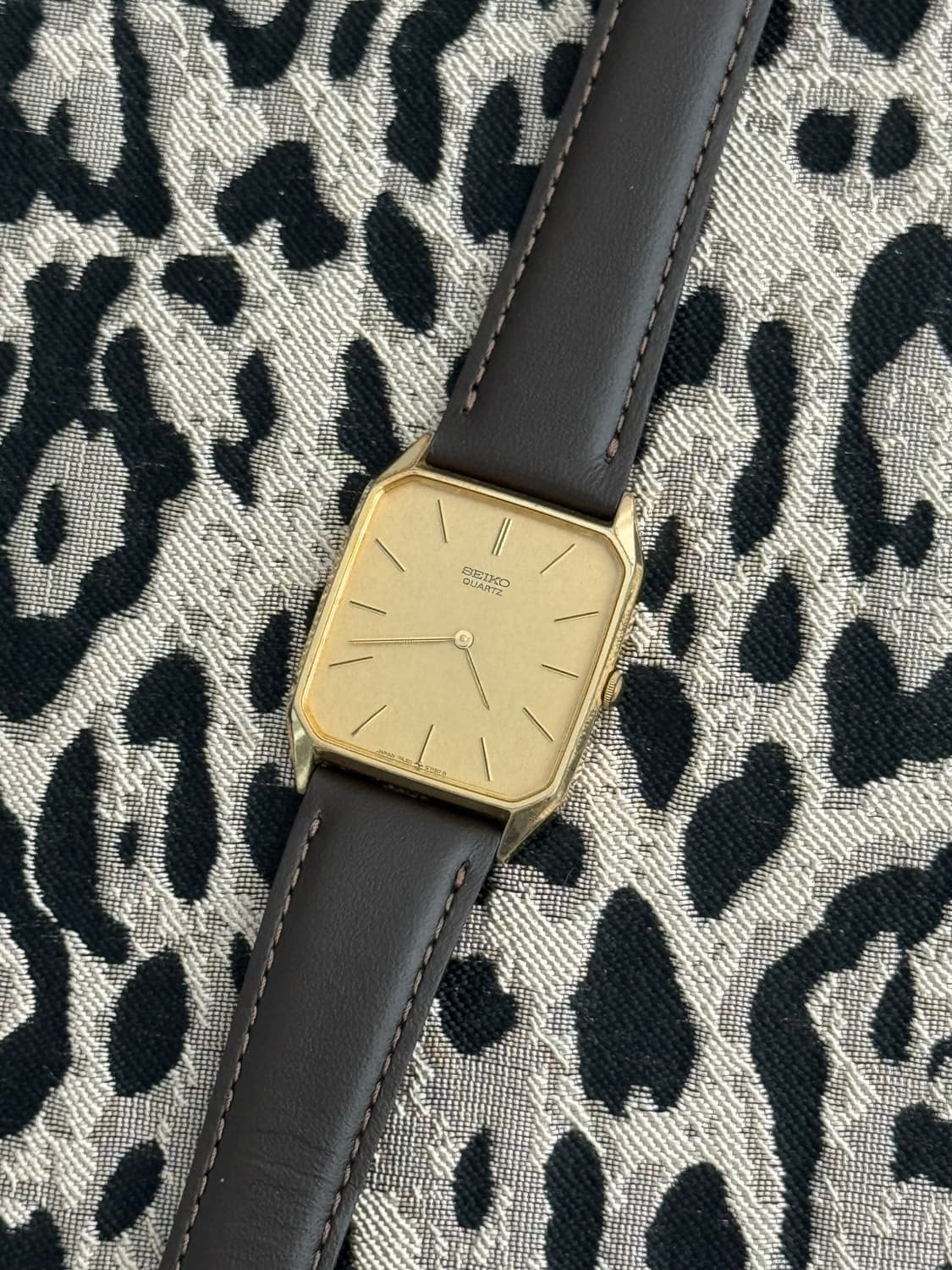 80s 빈티지 세이코 탱크 쿼츠 상품이미지1