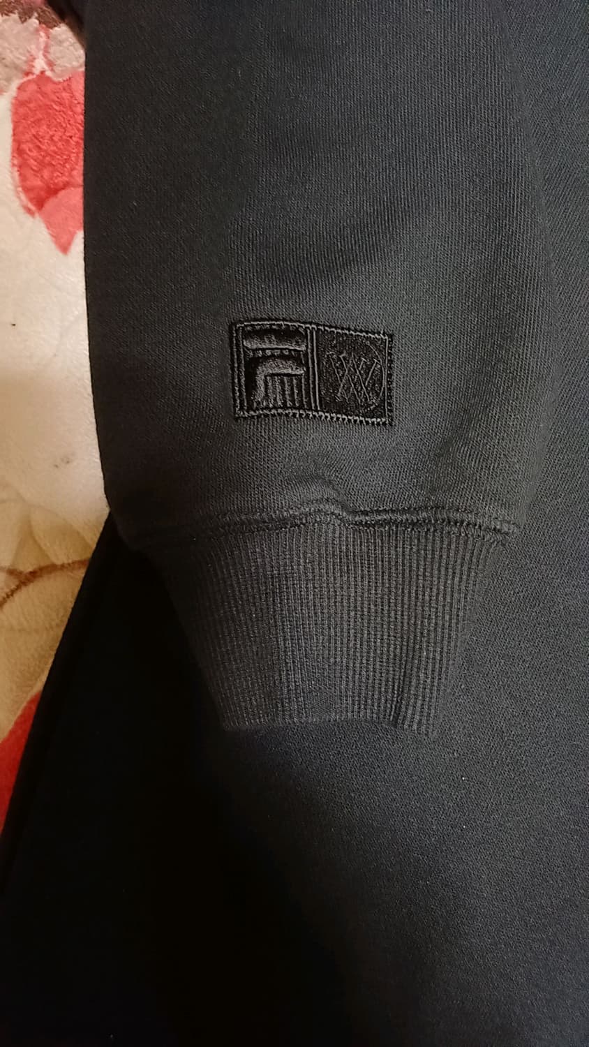 휠라 어뉴 오버핏맨투맨 실측100 가슴61 기장72 상품이미지3