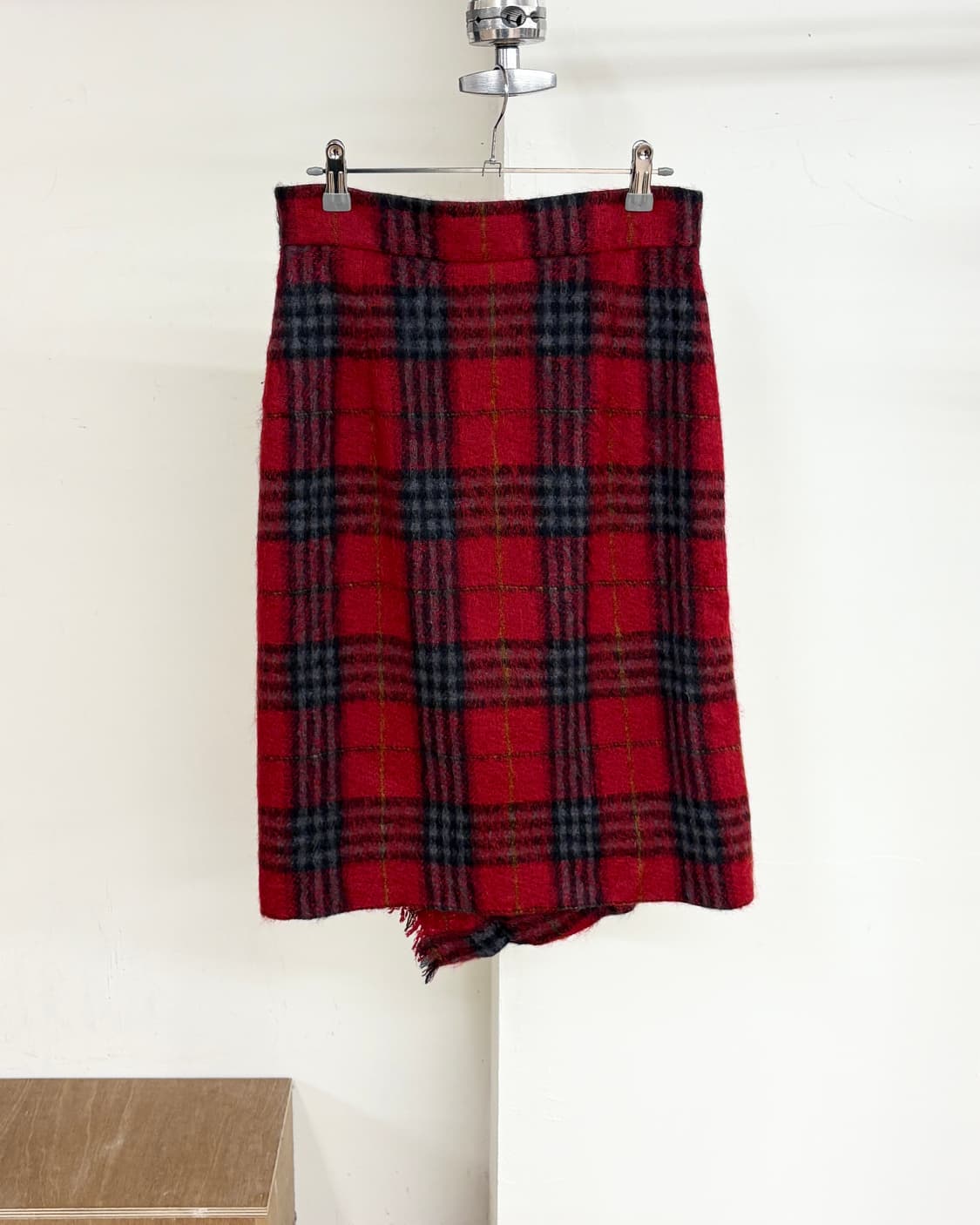 막스마라 레드 플레이드 체크 랩 미디 스커트 상품이미지4