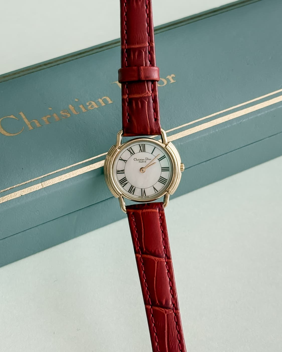 디올 라운드 핑크 쉘 다이얼 시계 상품이미지2