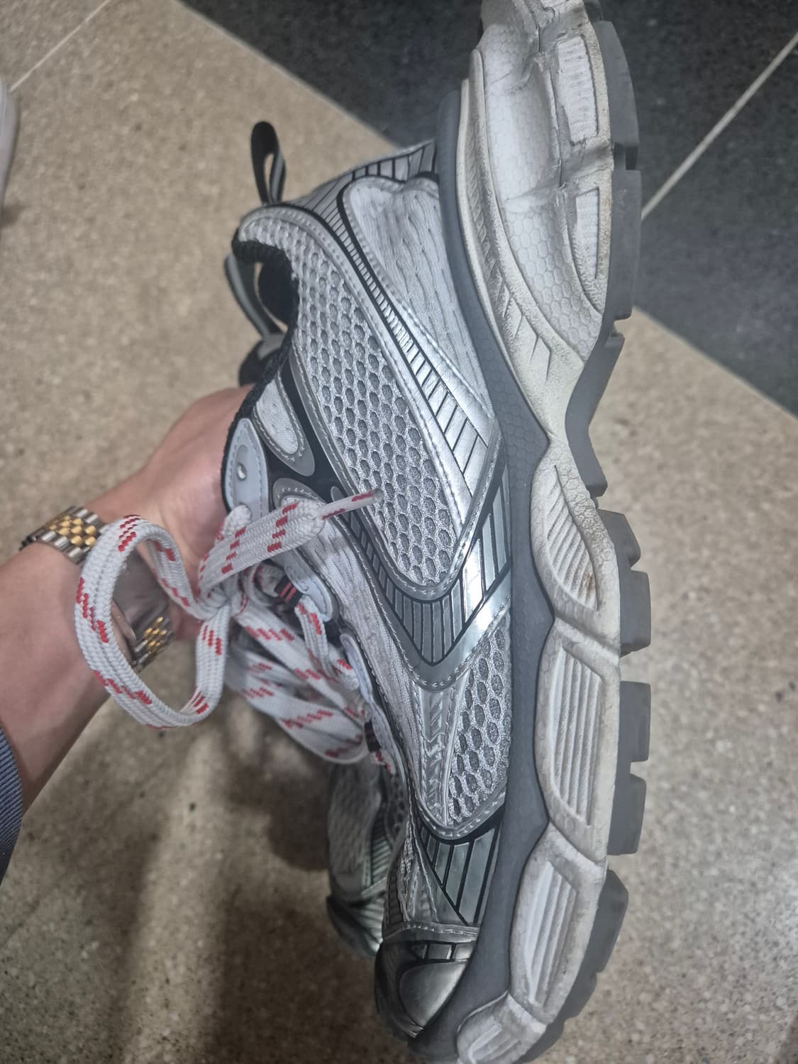발렌시아가 그레이레드 3xl 39사이즈 팝니다. 상품이미지8