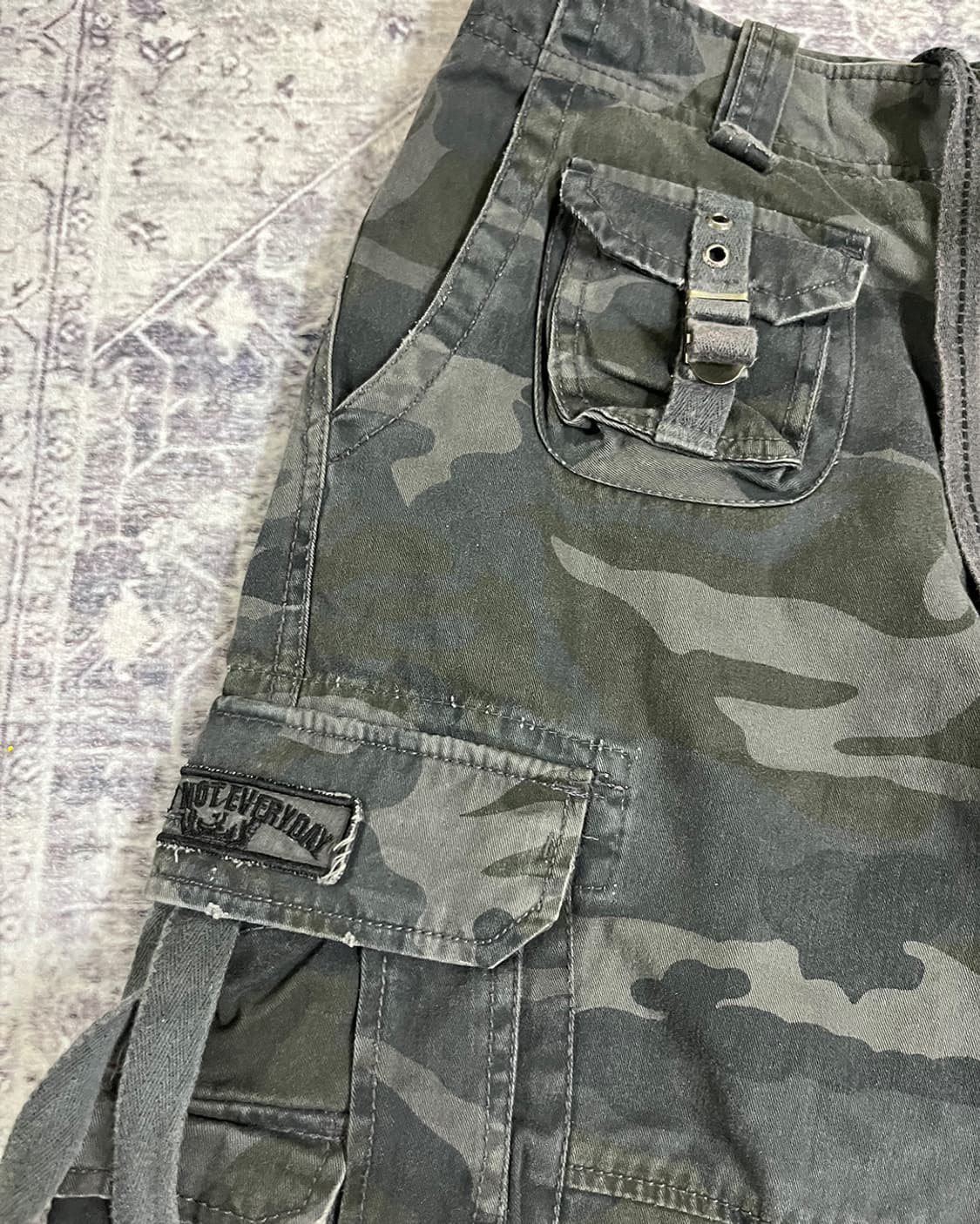 00‘s Grunge Camo Cargo Bermuda Pants 상품이미지6