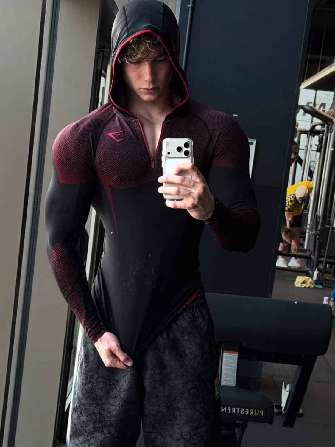 짐샤크 오닉스 레드 후드 M (새상품) 상품이미지1