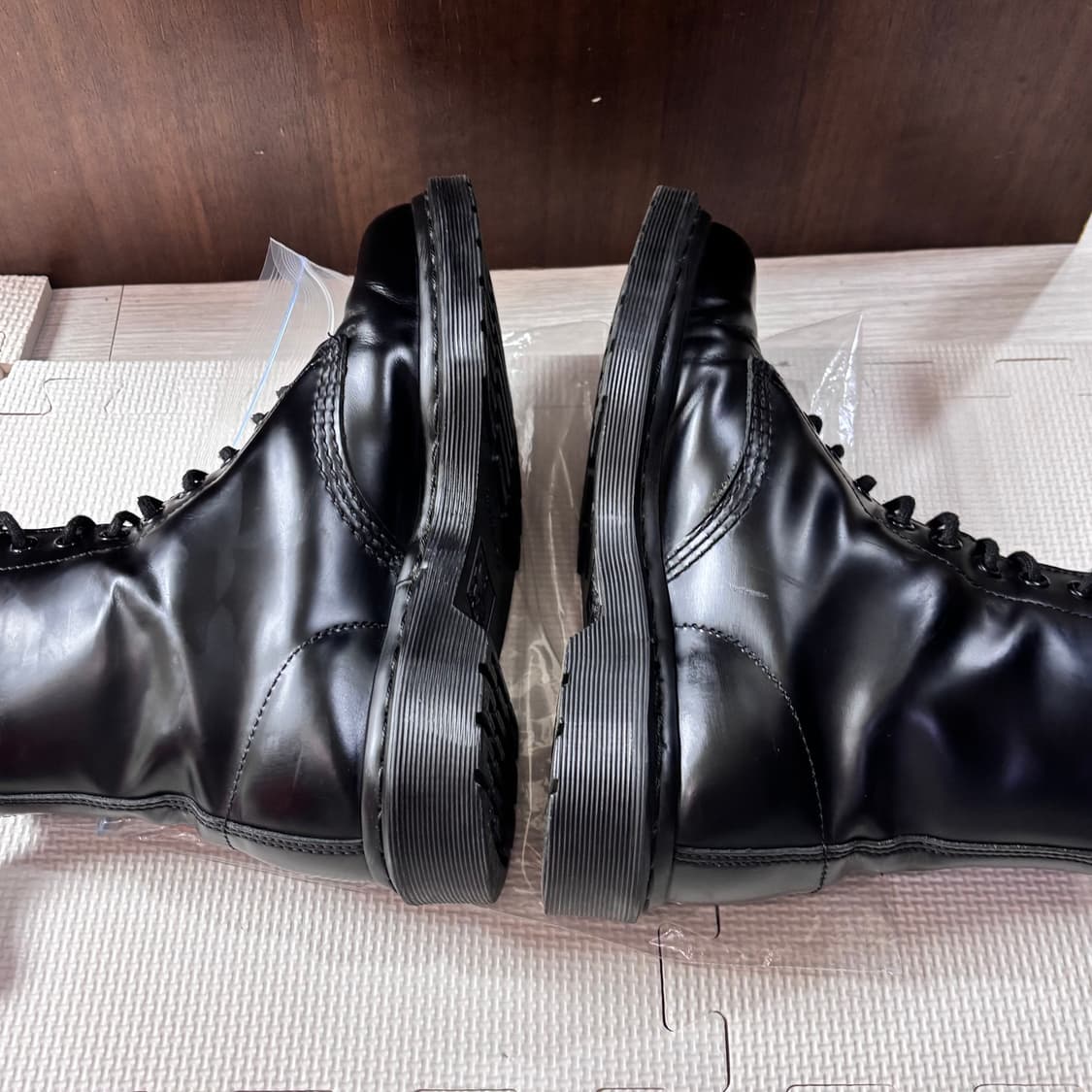 닥터마틴 1460 모노 8홀 블랙 워커 부츠 상품이미지6