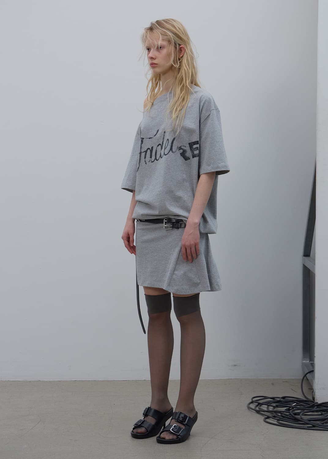 LCDC 오프숄더 ASYMMETRIC OFF-SHOULDER DRESS 상품이미지2