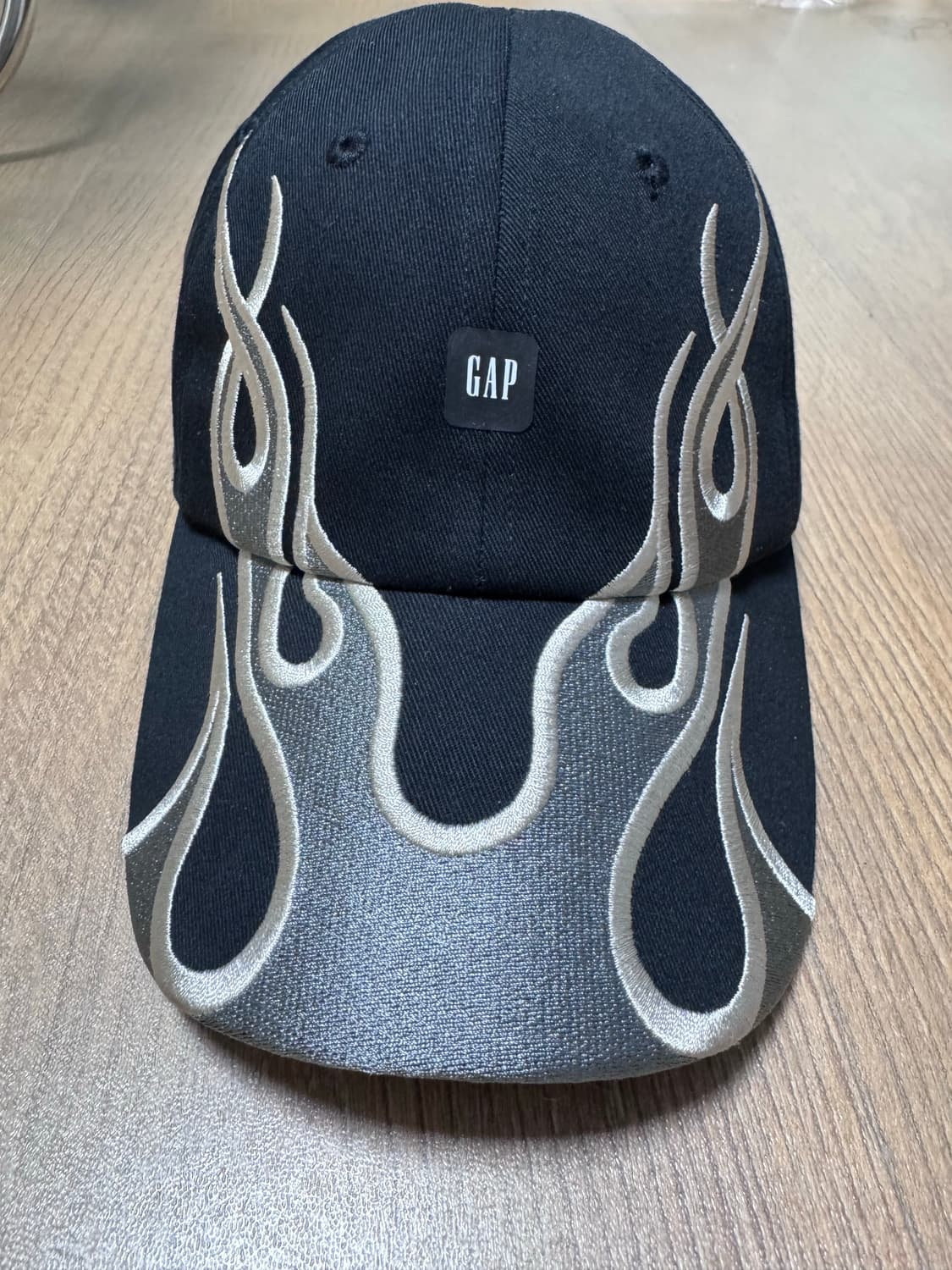 이지갭 발렌시아가 플레임캡 상품이미지2