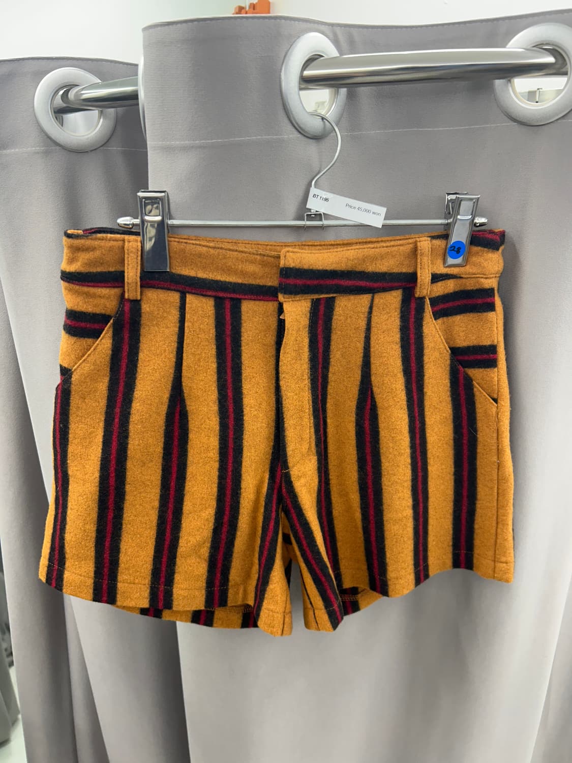 스트라이프 배색 모직쇼츠 상품이미지1