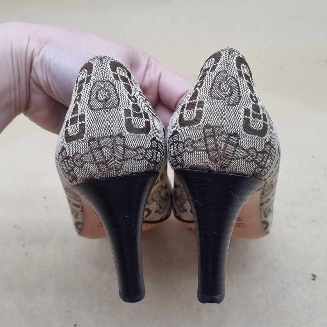 구찌 여성 펌프스힐 37C 240 굽8 상품이미지4