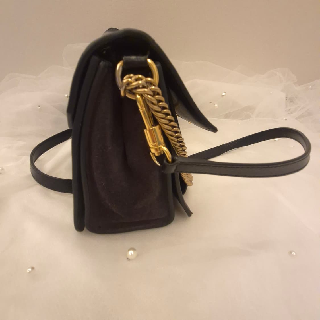 지방시 블랙 레더 GV3 체인 크로스백 상품이미지3