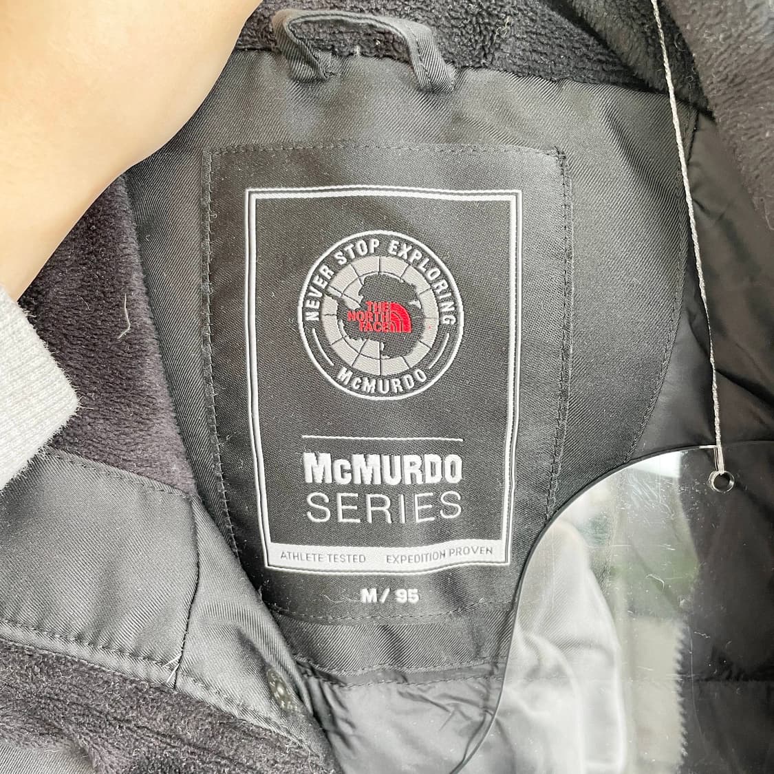 D2 노스페이스 맥머도 시리즈 패딩 재킷 95사이즈 상품이미지6