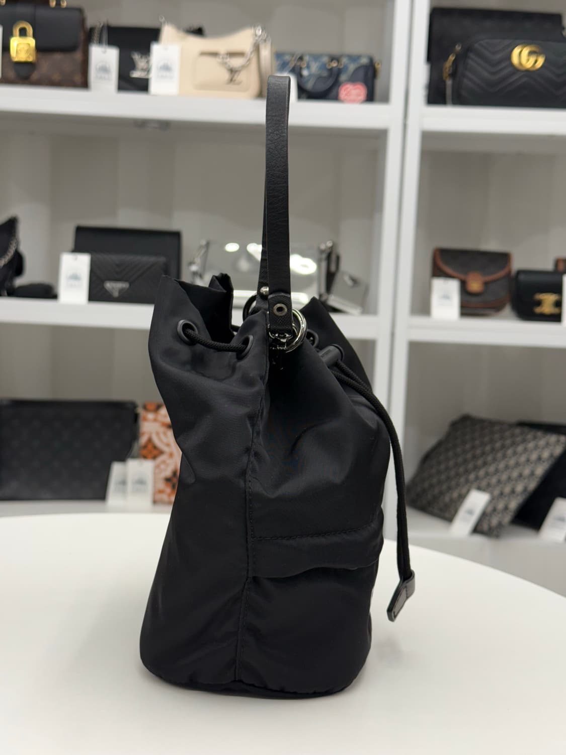 [OS] 버버리 포이베 나일론 버킷백 상품이미지4