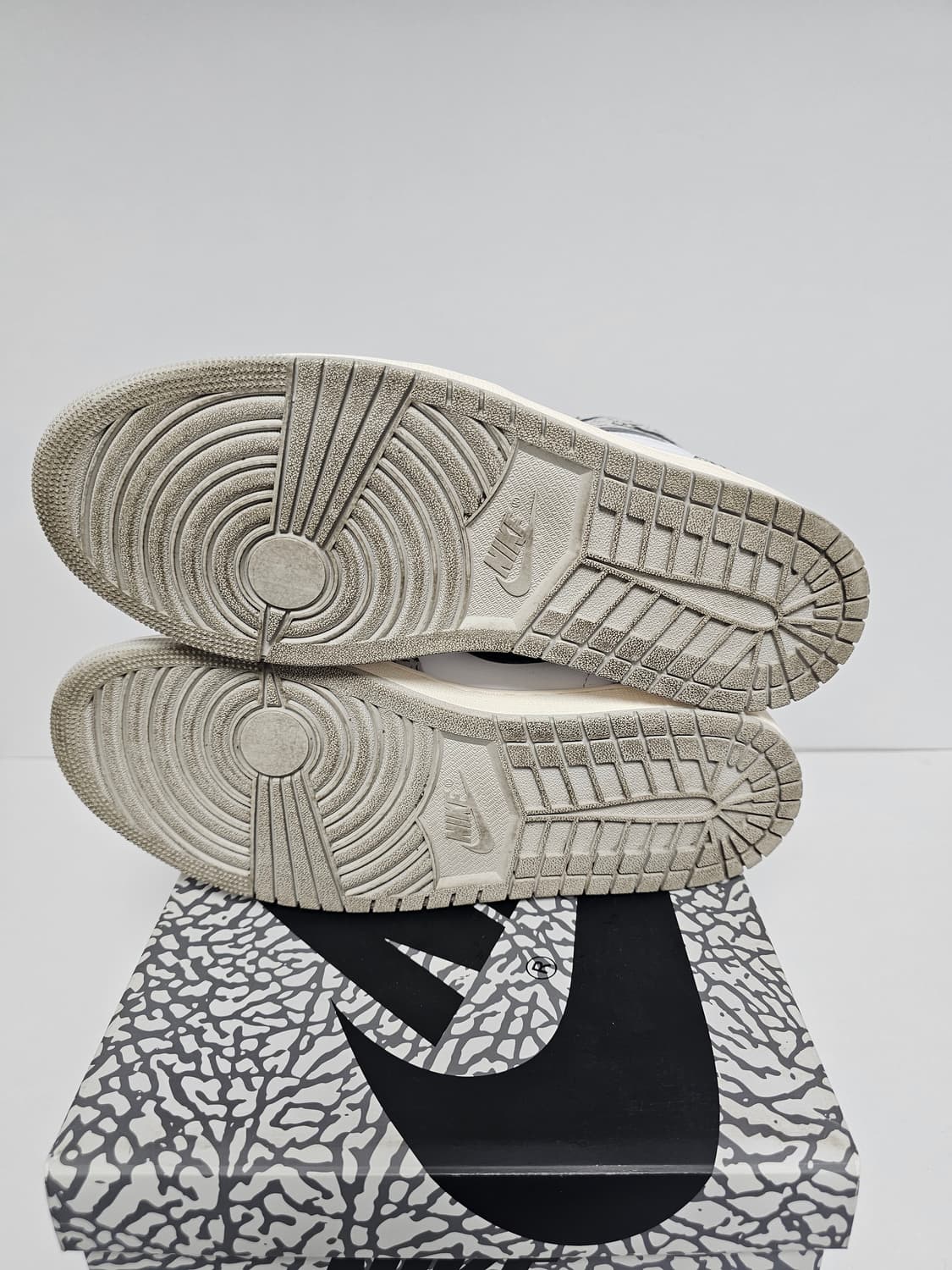 새상품급 조던 1 레트로 하이 OG 화이트 시멘트 상품이미지5