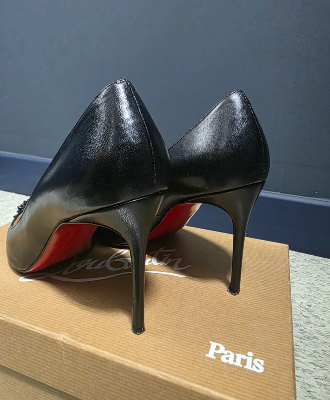 크리스찬 루부탱 스터드 힐 블랙 38 상품이미지5