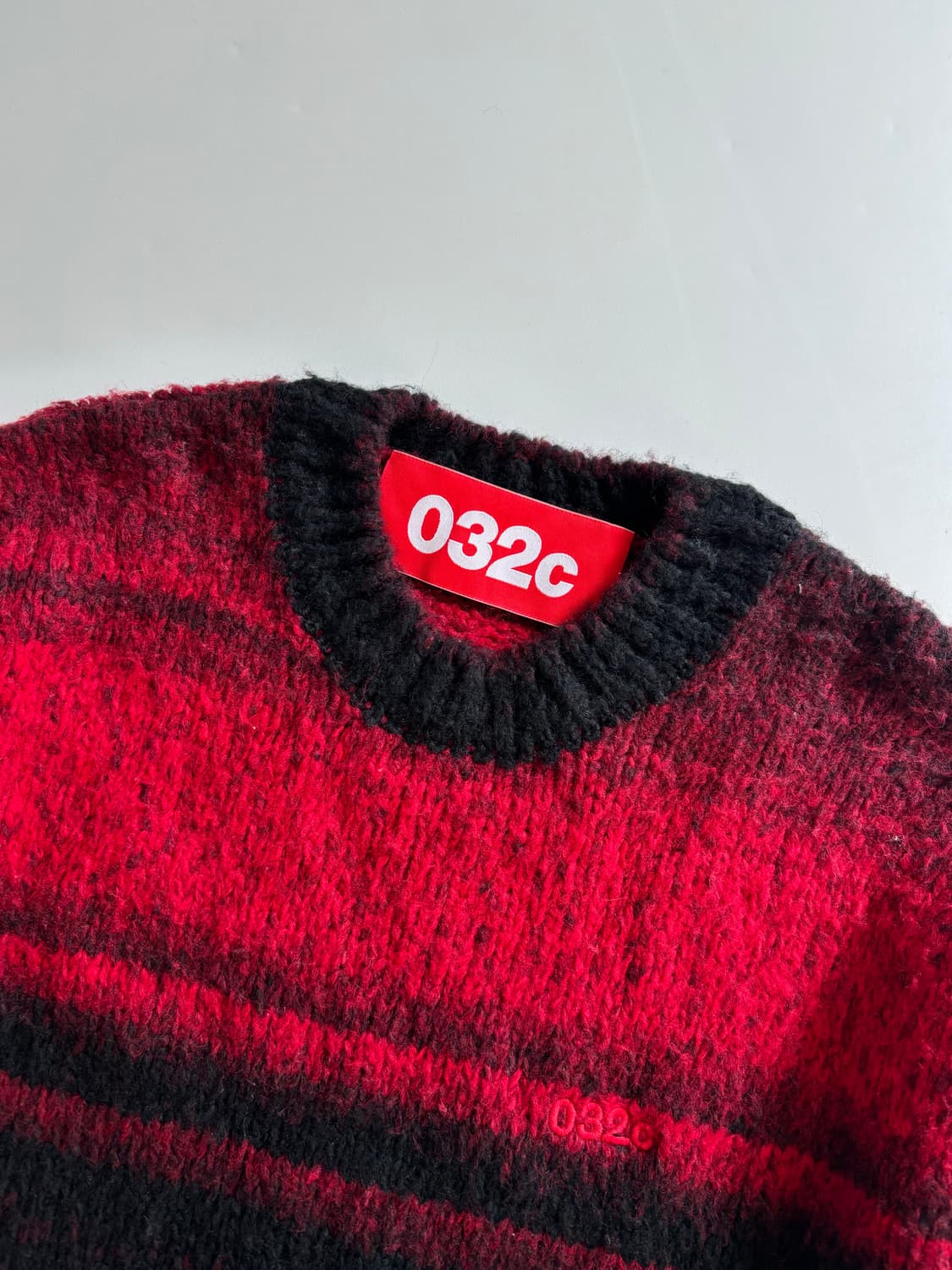 032C 로고 픽셀 그라데이션 레드 니트 상품이미지9