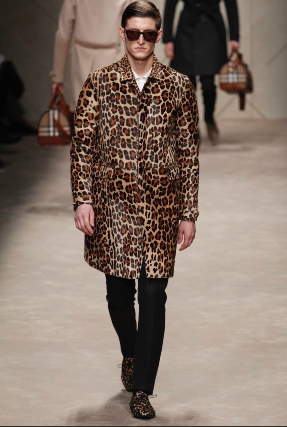 버버리 프로섬 13fw 레오파드 송치 슈즈 상품이미지2