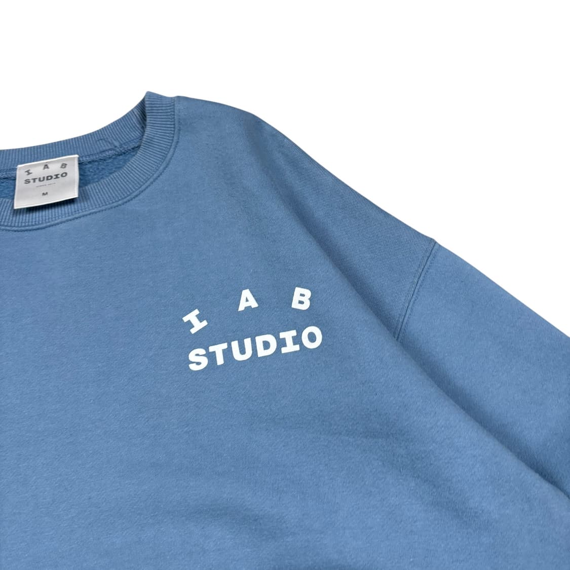 아이앱 스튜디오 스카이블루 맨투맨 상품이미지4