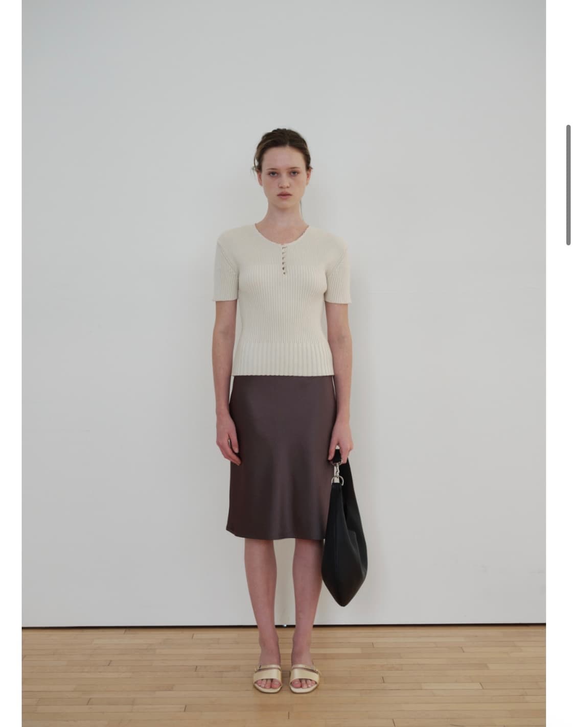 아르토 새틴 미디 스커트 차콜 S사이즈 상품이미지3