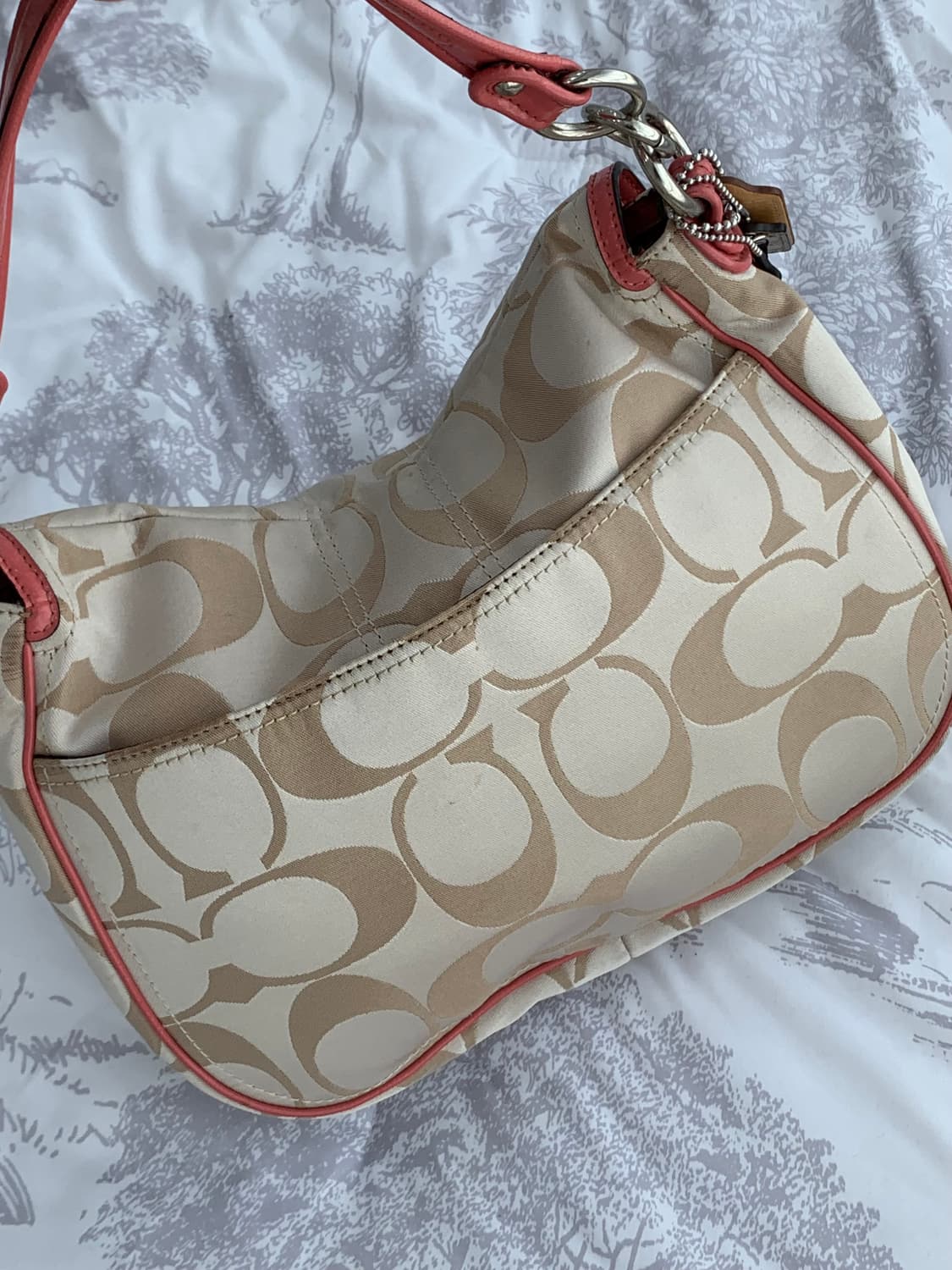 💗 Coach 히메갸루 핑크 아이보리 버클 숄더백 상품이미지2