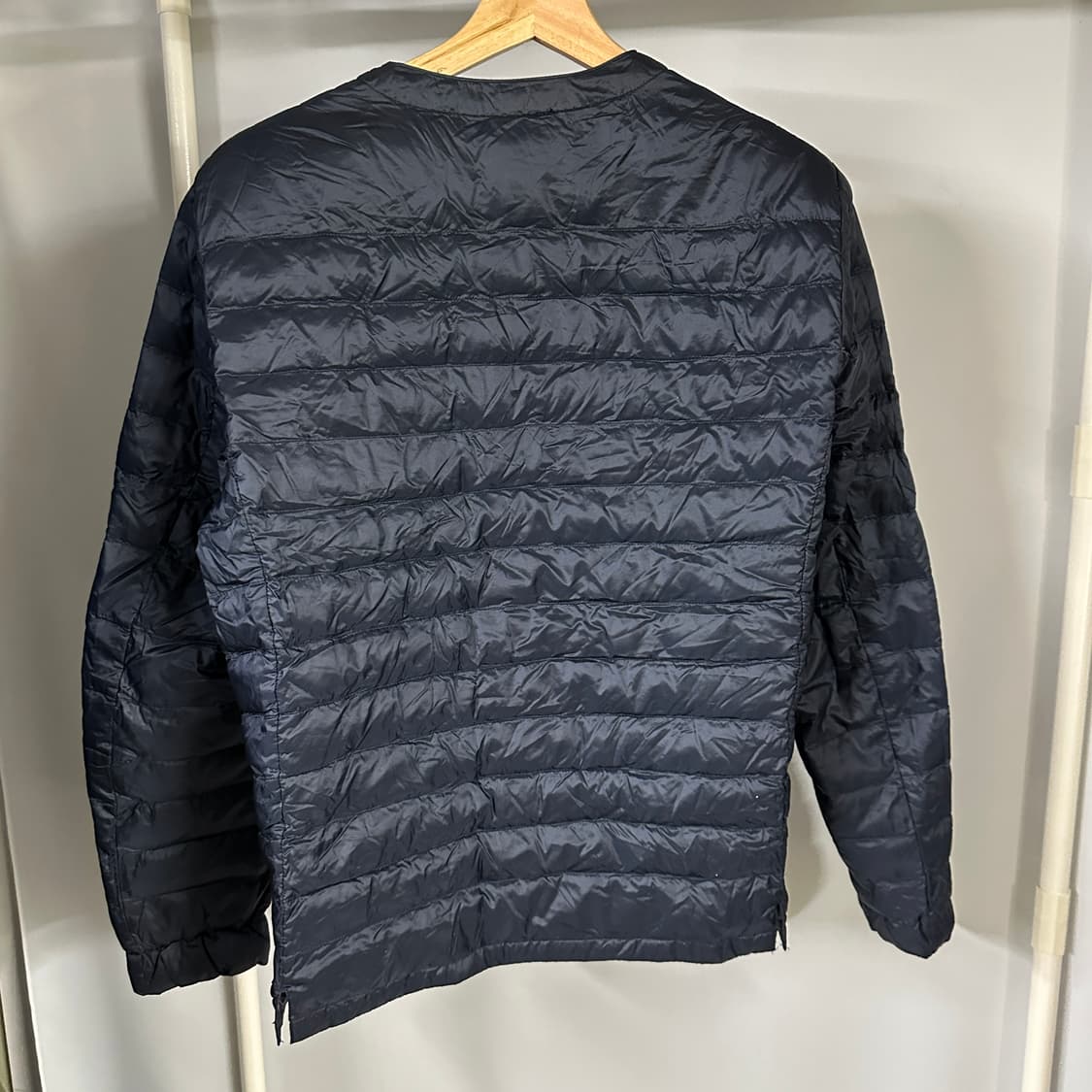 유니클로 브이넥 경량 패딩 상품이미지3