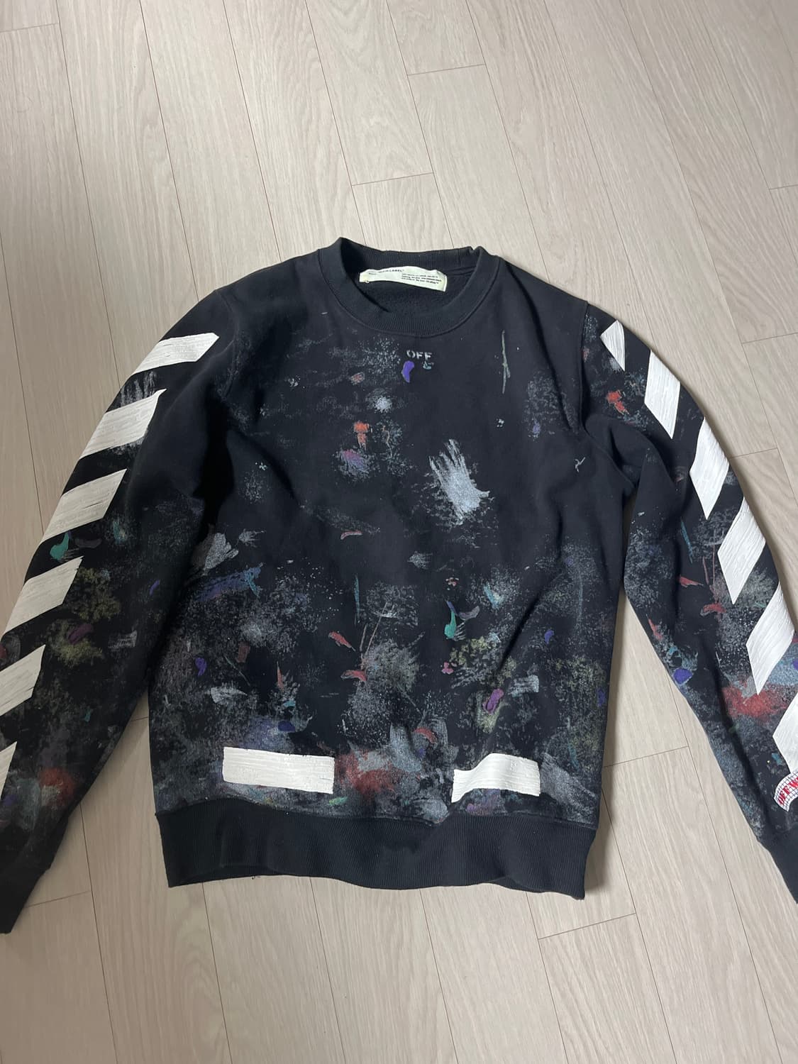 오프화이트 갤럭시 맨투맨 상품이미지1