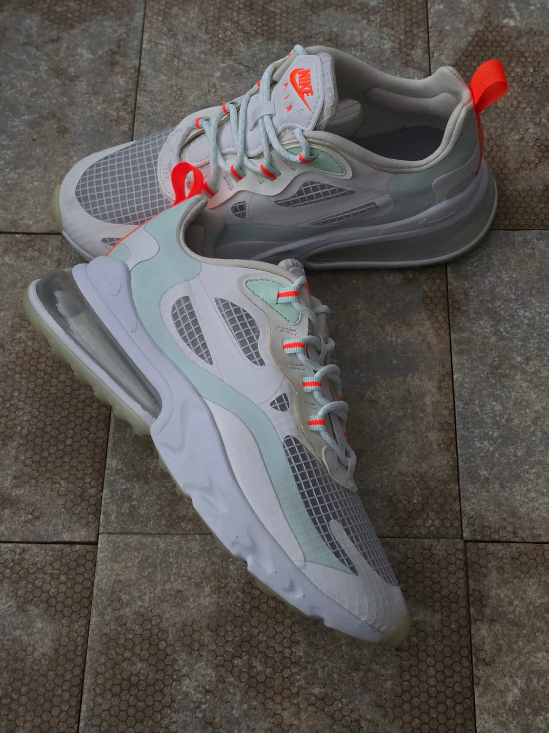 (240)나이키 에어맥스 270 리액트 se 하이퍼 크림슨 상품이미지6