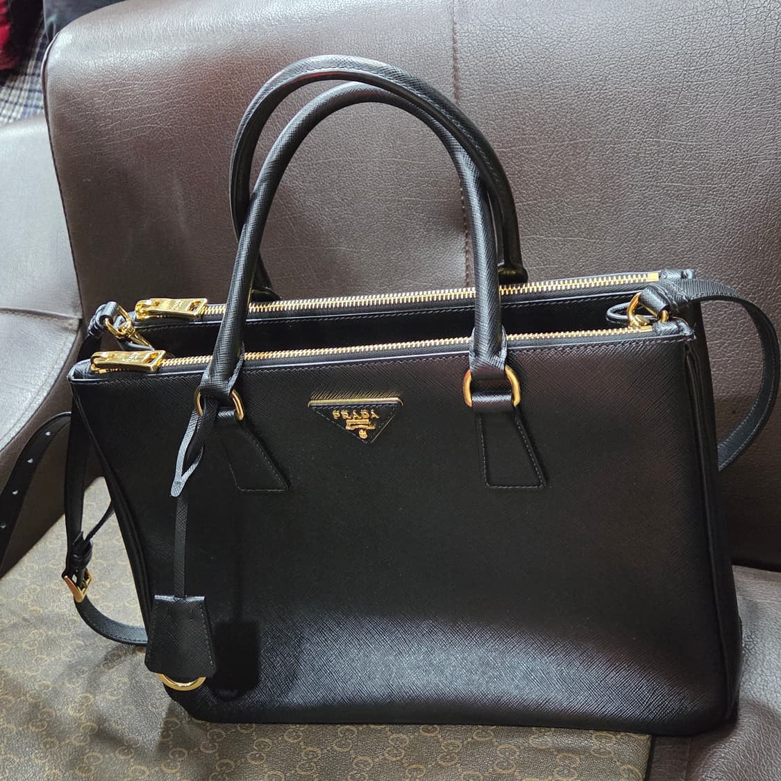 프라다 갤러리아 토트백 상품이미지1