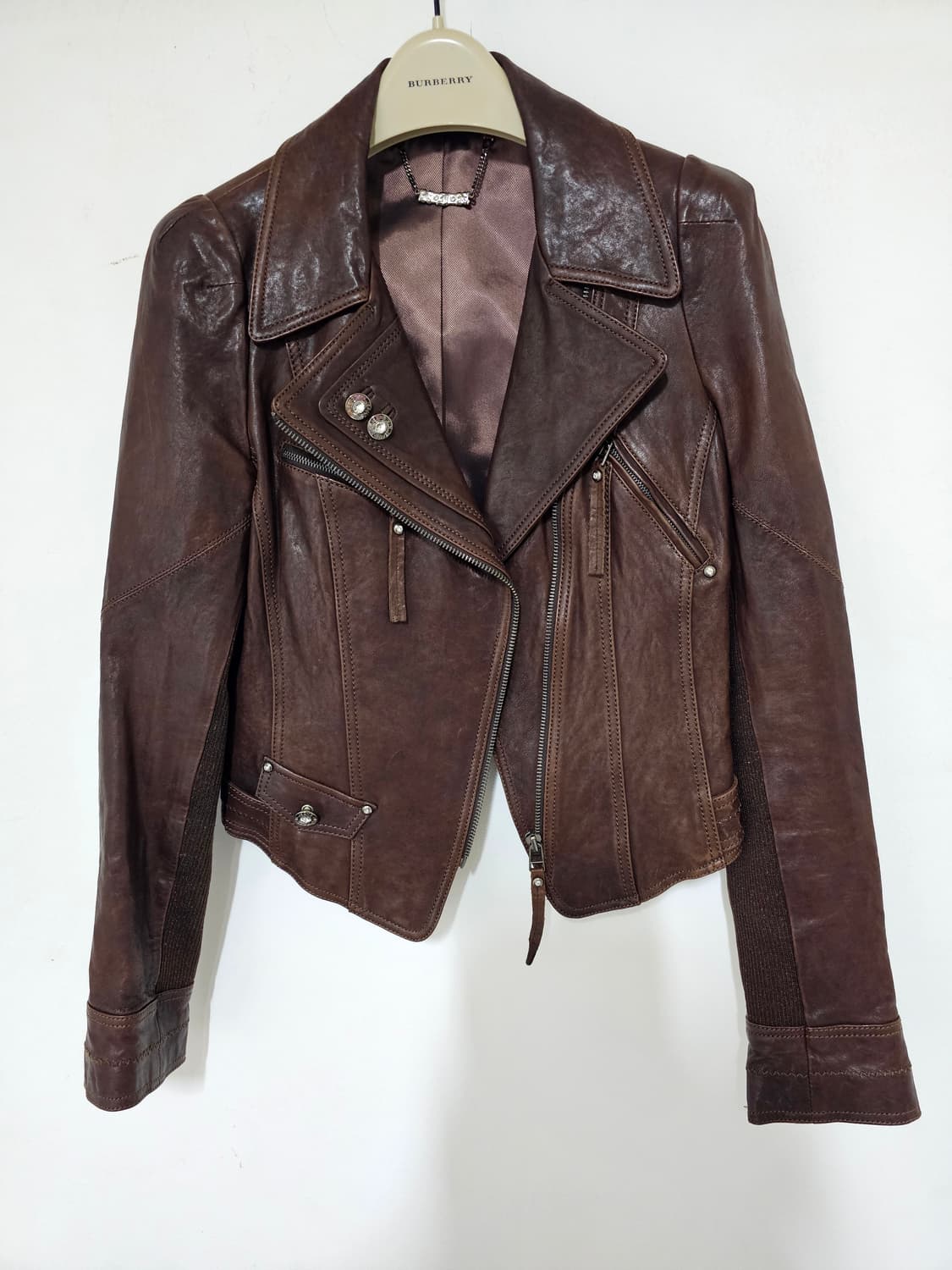 Xix 천연양가죽 진갈색 팔반짝이 배색니트 55. 스와르브스키 단추들 상품이미지1