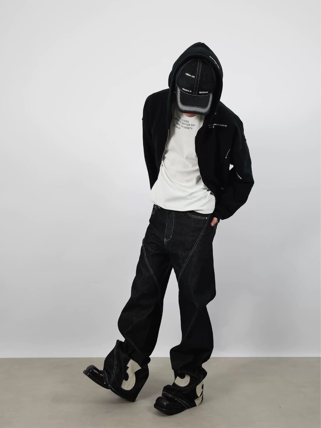 Structured Leather Patch Flare Denim Pan 상품이미지6