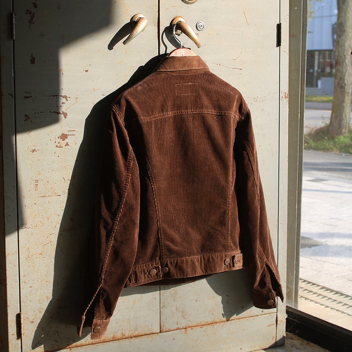 (착용컷) 90's 리바이스 코듀로이 트러커 자켓 (여성용 M) 상품이미지2