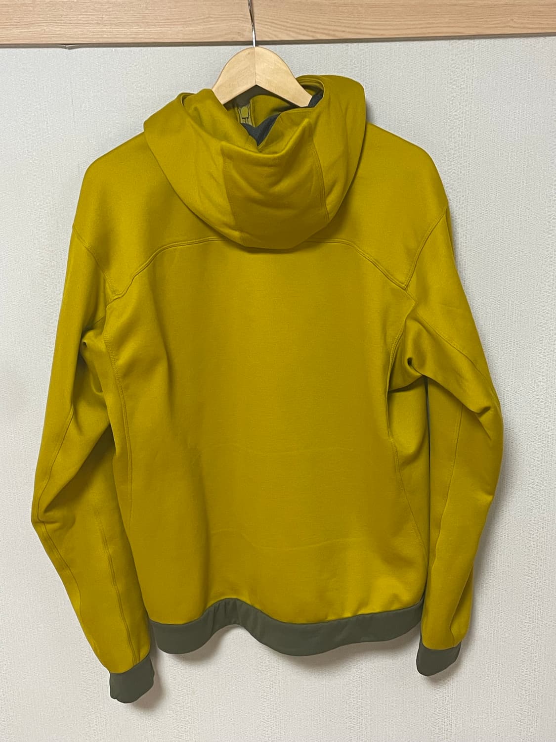 아크테릭스 후드집업 판매 상품이미지3