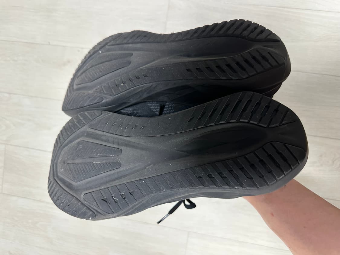 아식스 노바블라스트5 올블랙 와이드 285 상품이미지4