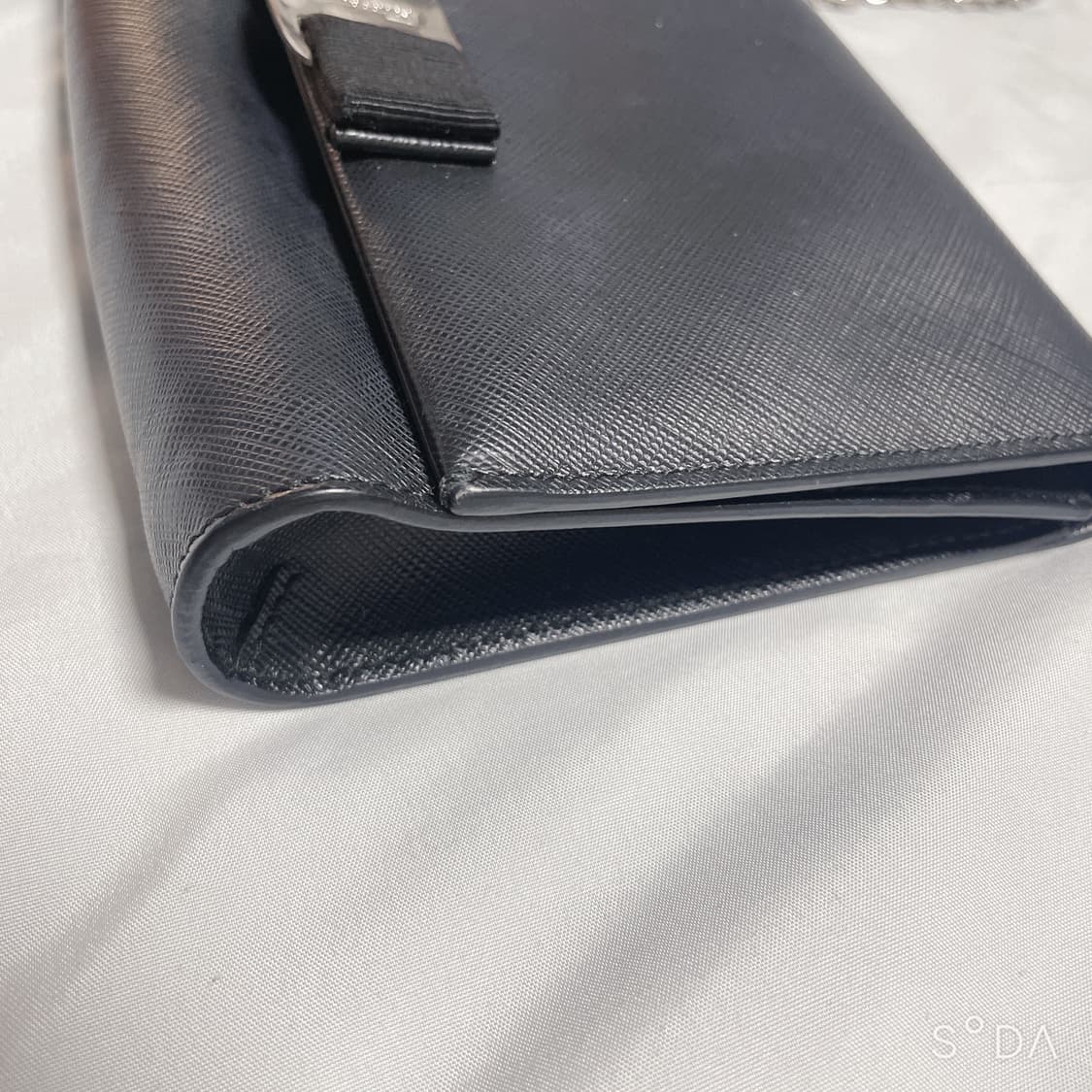 페라가모 체인 미니 크로스백 블랙 상품이미지5