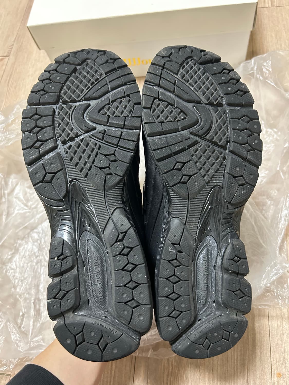 뉴발란스 x JJJ자운드 2002R 레더 고어텍스 블랙 스톰 상품이미지6