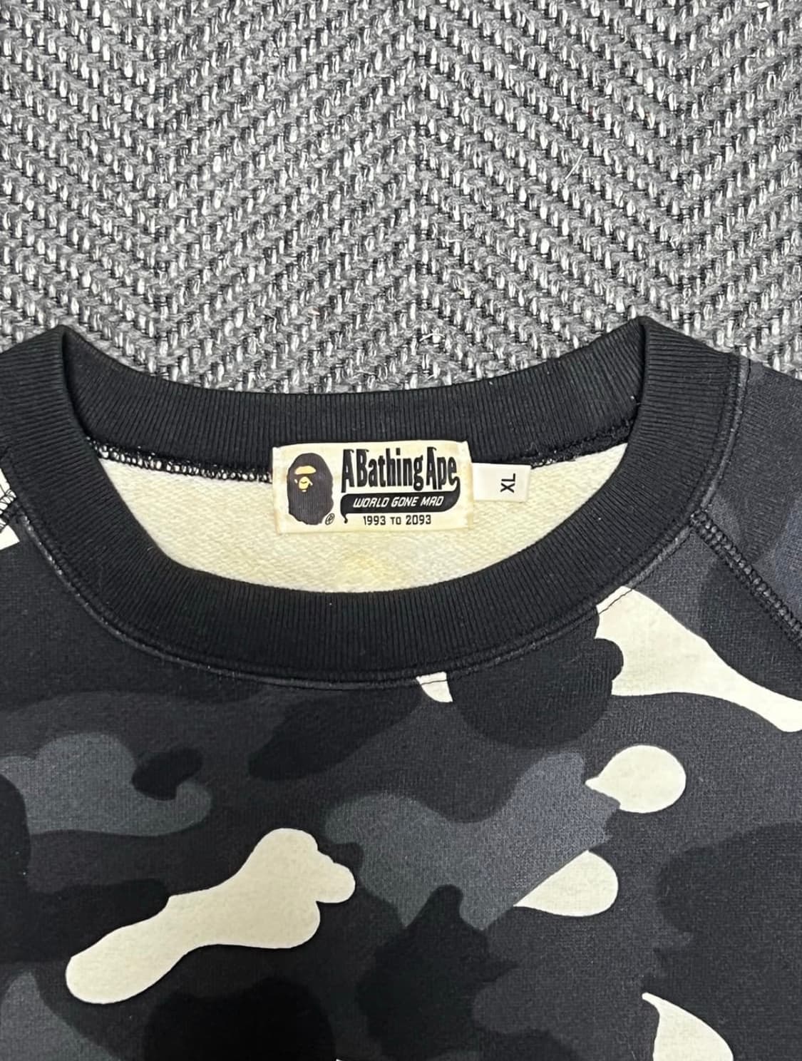 베이프 흑계 야광 맨투맨 상품이미지3