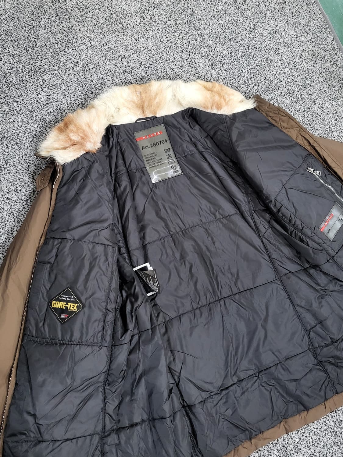 프라다(PRADA) 여성용 패딩 코트 상품이미지5