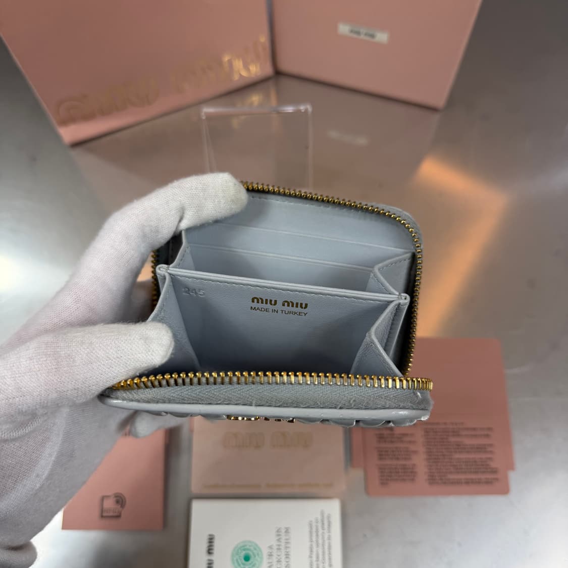 [리오브] 미우미우 마테라쎄 금장 나파 지퍼 코인 카드지갑 상품이미지4