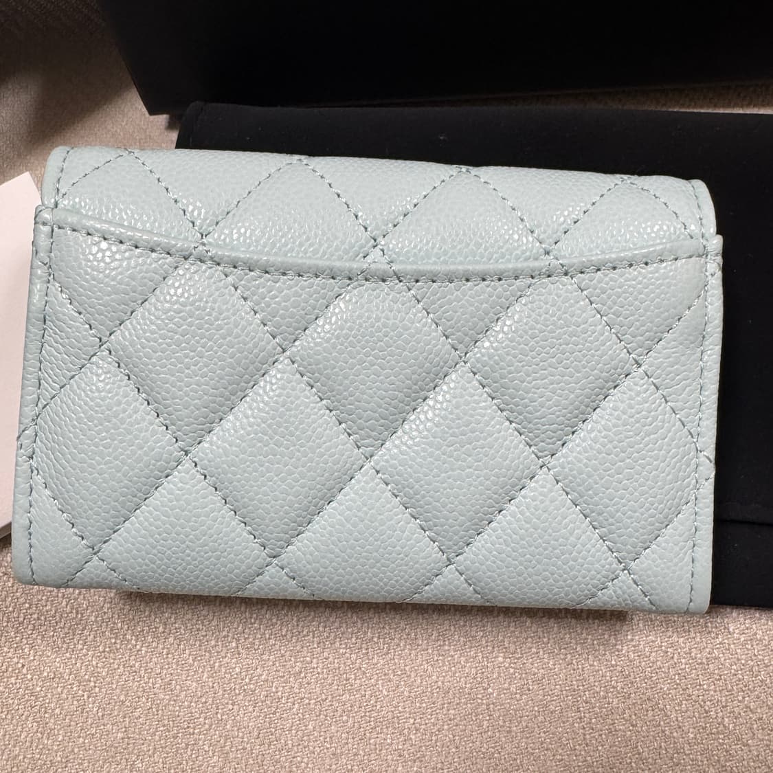 샤넬 클래식 똑딱이 카드지갑 스카이블루 내장칩 새제품 상품이미지3