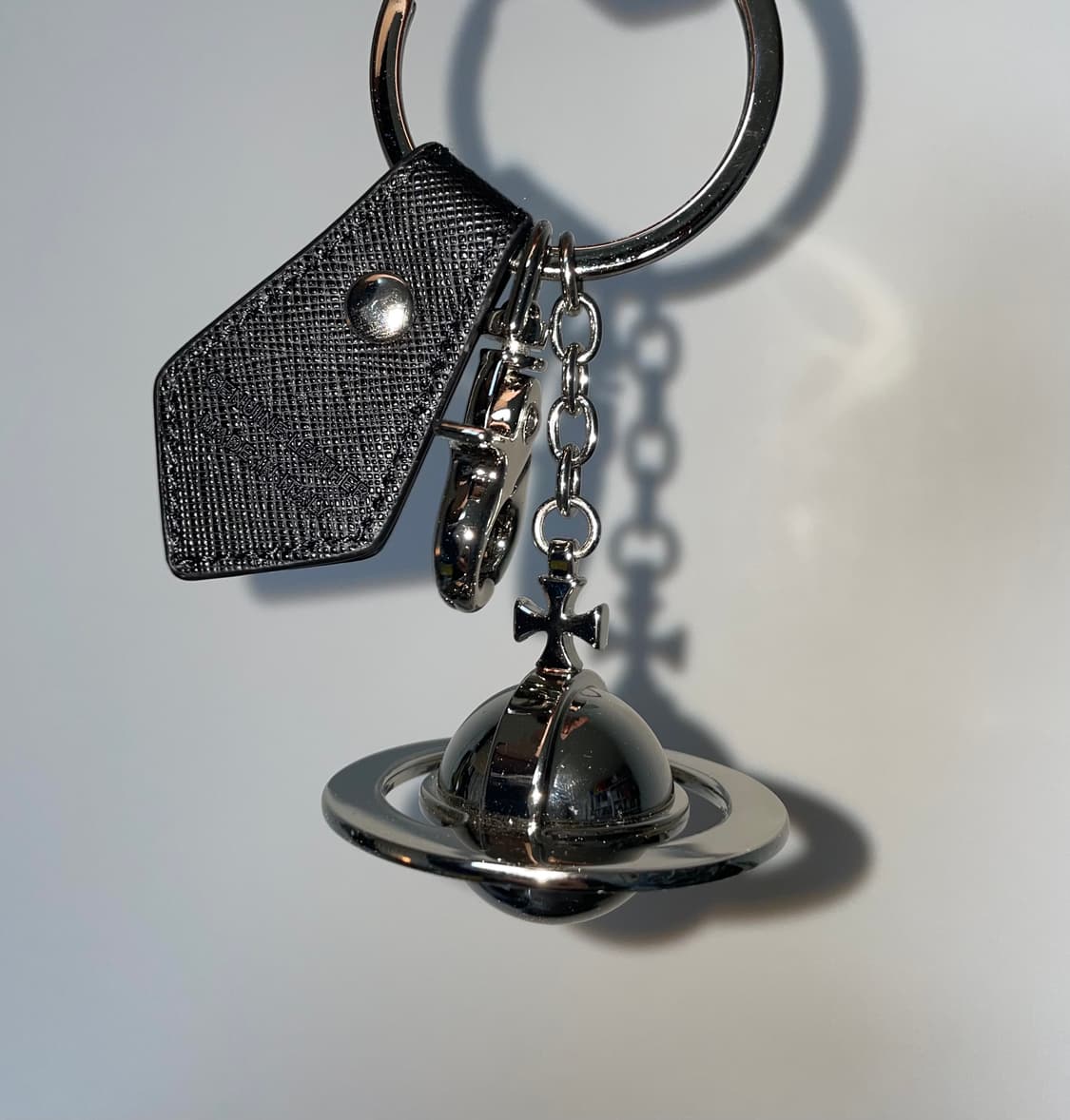 비비안 웨스트우드 사피아노 3D 오브 키링 실버 상품이미지2