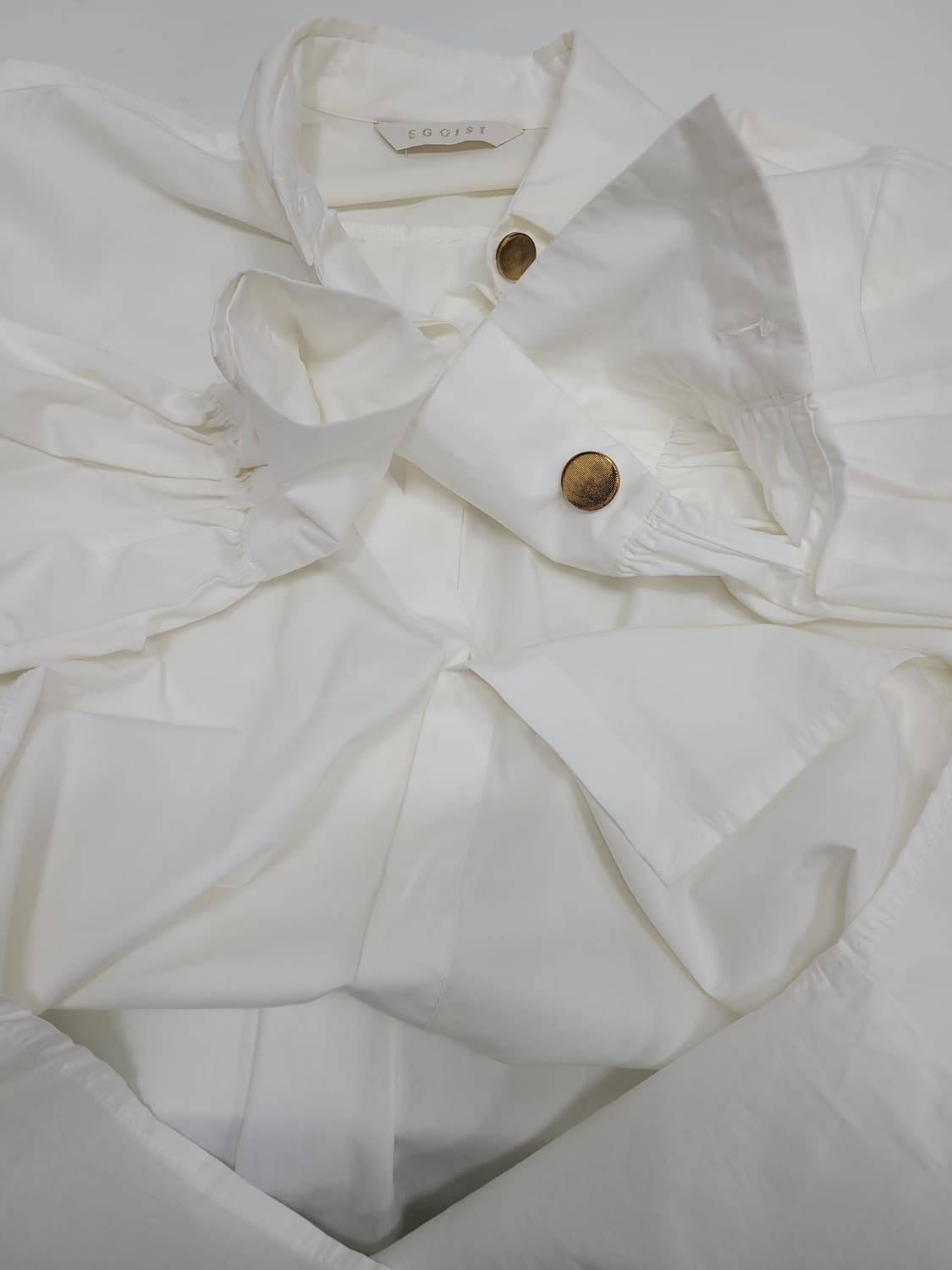 EGOIST 에고이스트 프릴 블라우스 셔츠 / 여 FREE 화이트
 상품이미지7