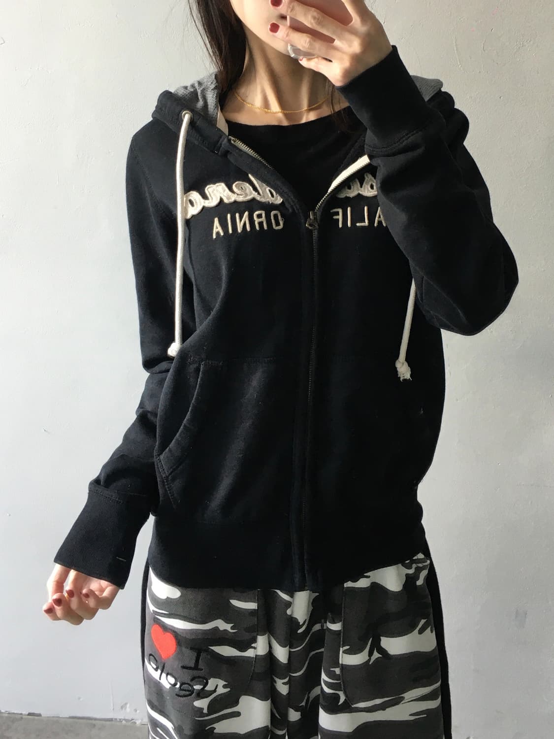 후아유 로고 후드집업 상품이미지1