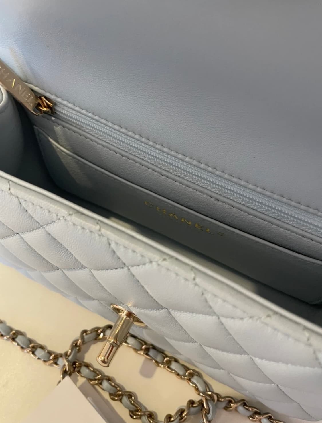 샤넬 뉴미니 탑핸들 라이트블루 상품이미지6