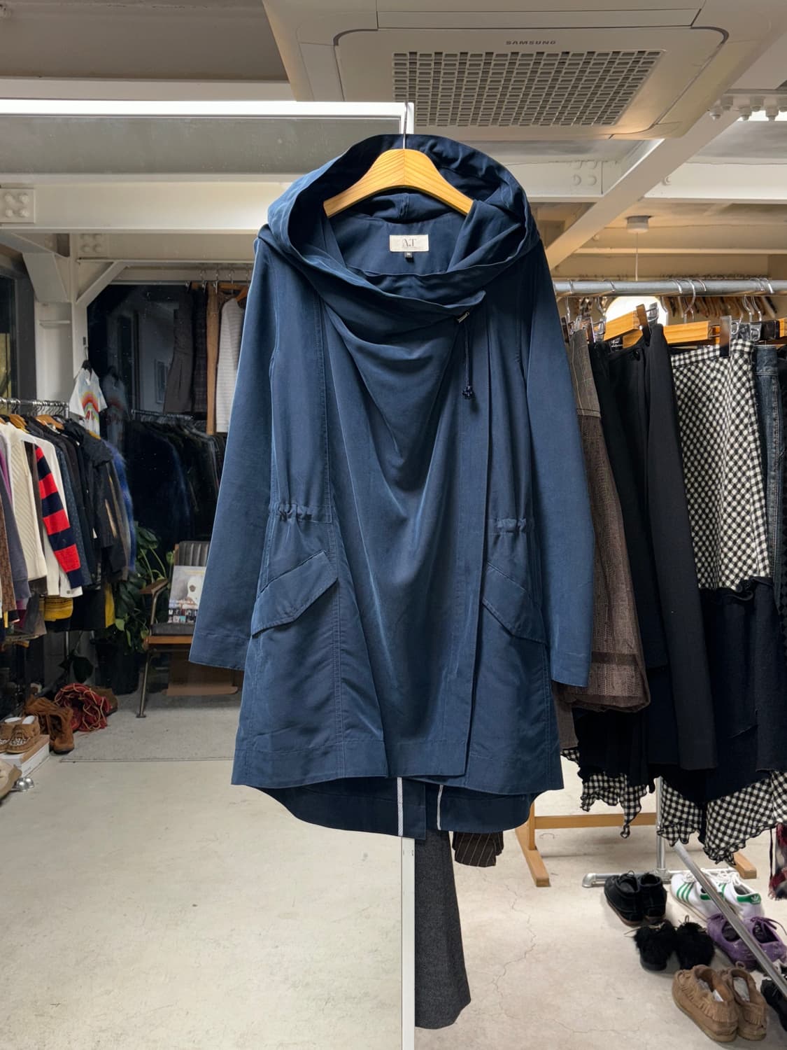 아츠로 타야마 카울넥 피쉬테일 자켓 상품이미지1