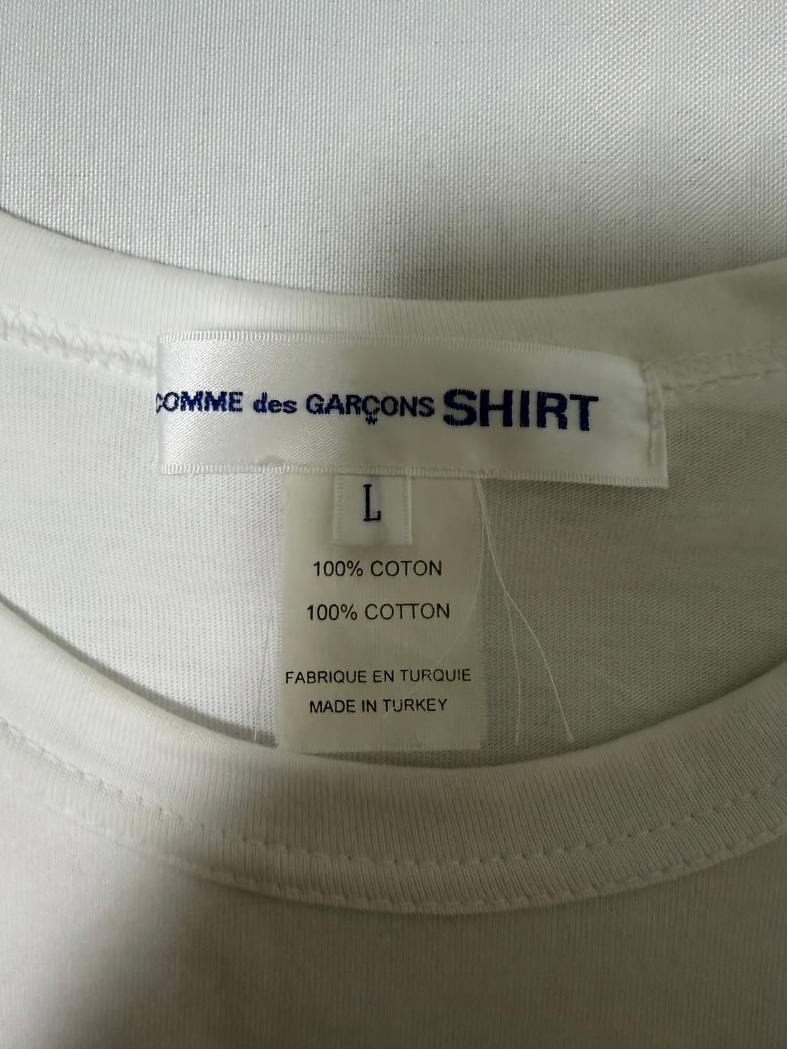 꼼데가르송 셔츠 X 카우스 콜라보 티셔츠 상품이미지3