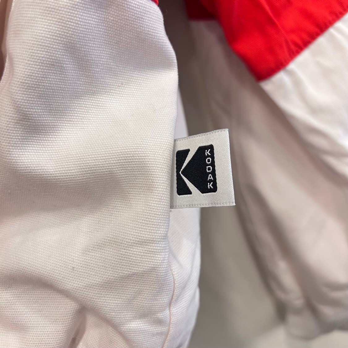 H&M X 코닥 빅로고 배색 코튼 크롭자켓 상품이미지4