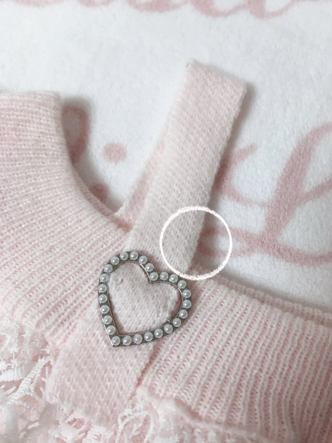 히메갸루 레이스 하트 오프숄더 니트 리즈리사 트랄라라 디어리 잉그니 상품이미지4