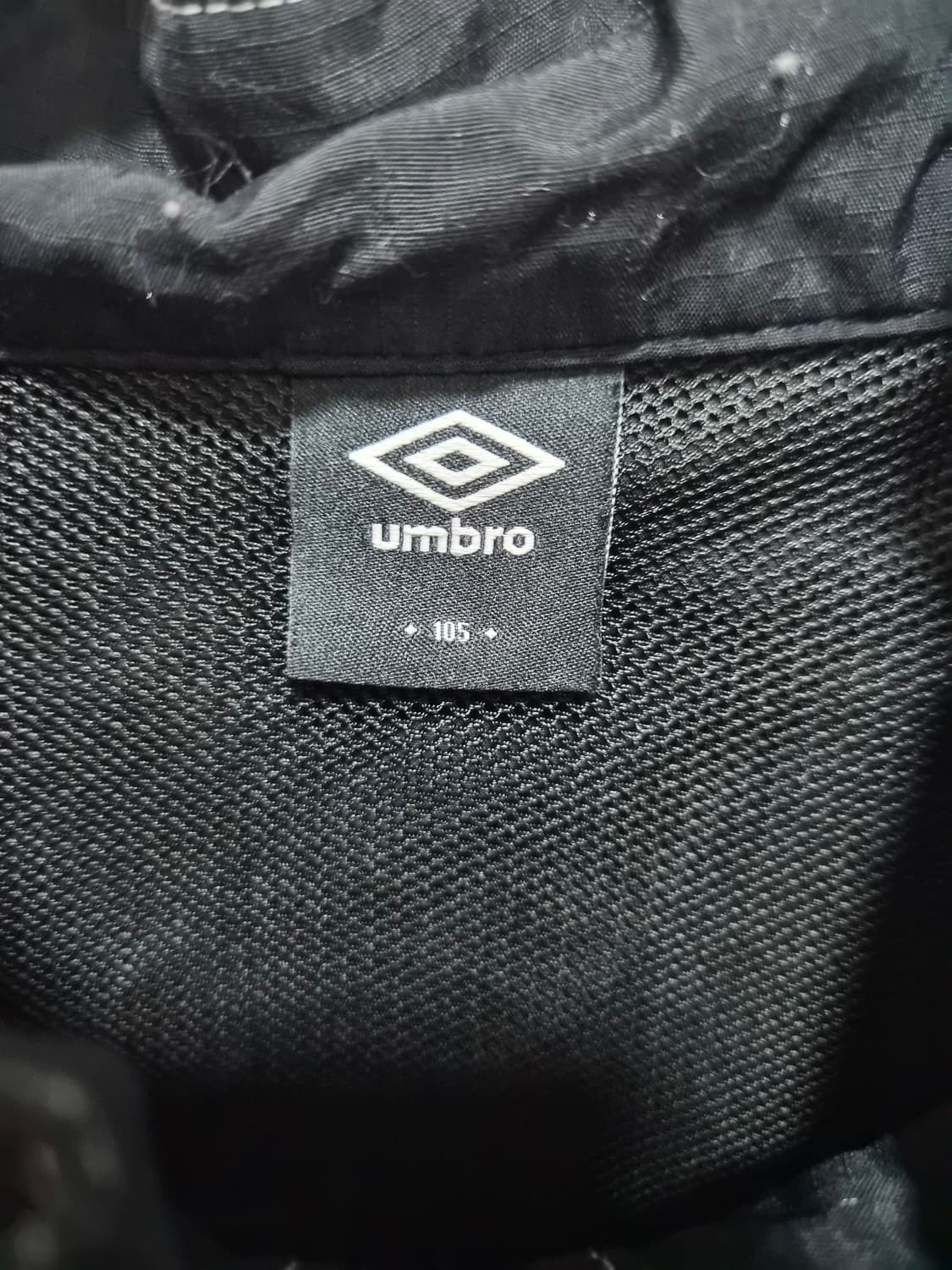 105) 엄브로 아노락 반팔 바람막이 팝니다 상품이미지3